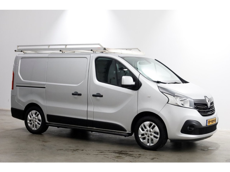 48304437-renault-trafic-11