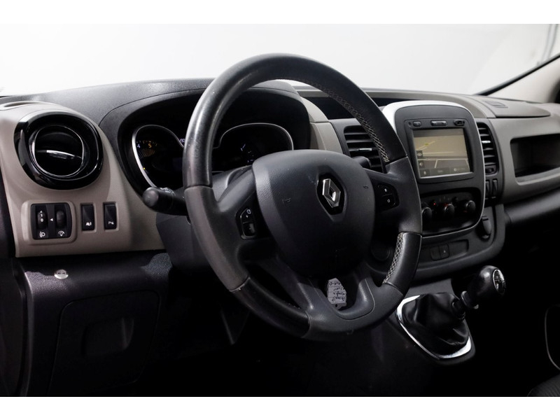 48304437-renault-trafic-14