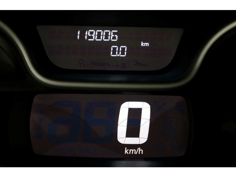 48304437-renault-trafic-16