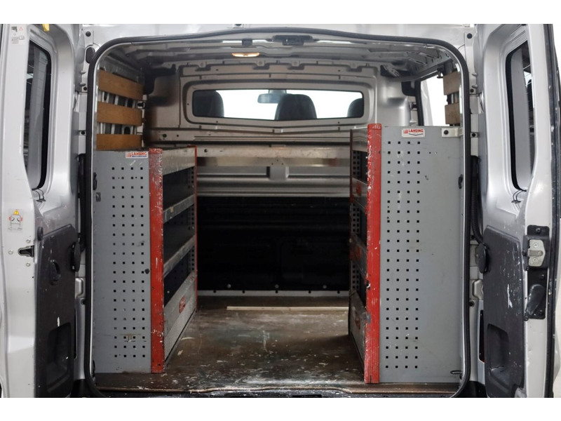 48304437-renault-trafic-5