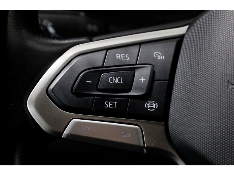 48346613-volkswagen-transporter-15