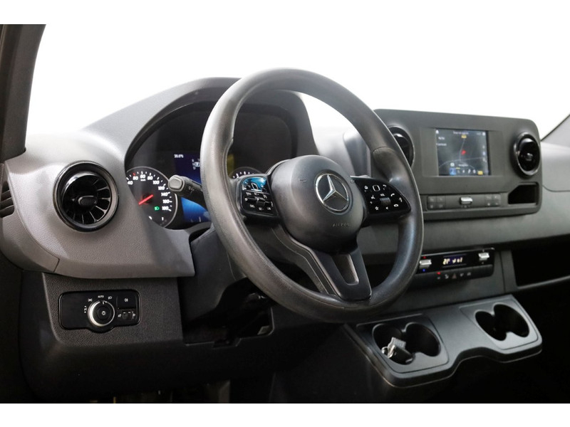 48380918-mercedes-benz-sprinter-13