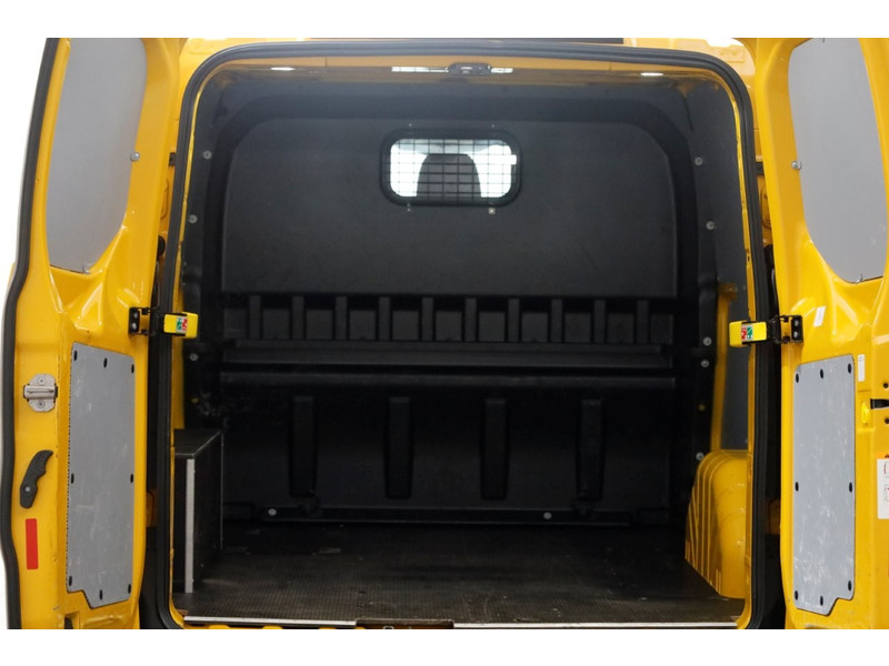 48413335-ford-transit-custom-5