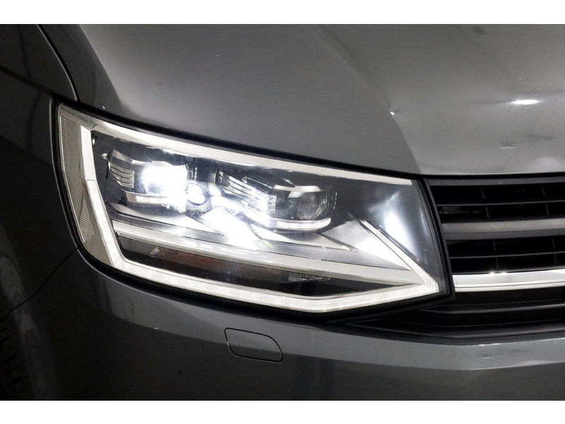 48417502-volkswagen-transporter-11