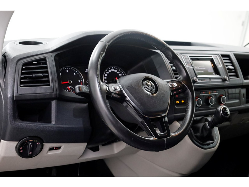 48417502-volkswagen-transporter-13