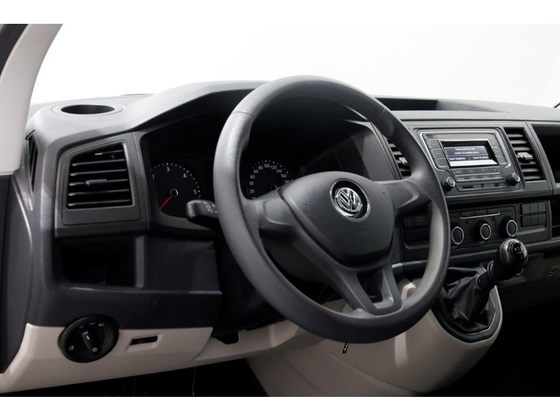 48464019-volkswagen-transporter-12