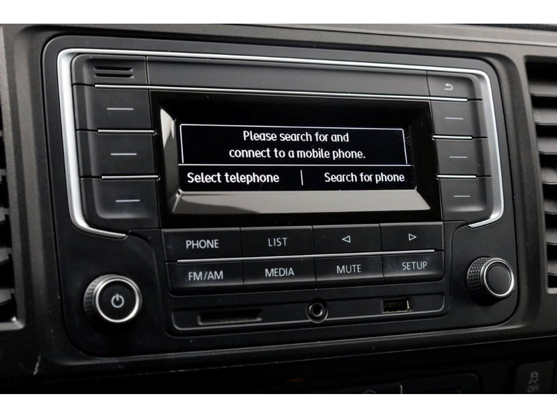 48464019-volkswagen-transporter-13