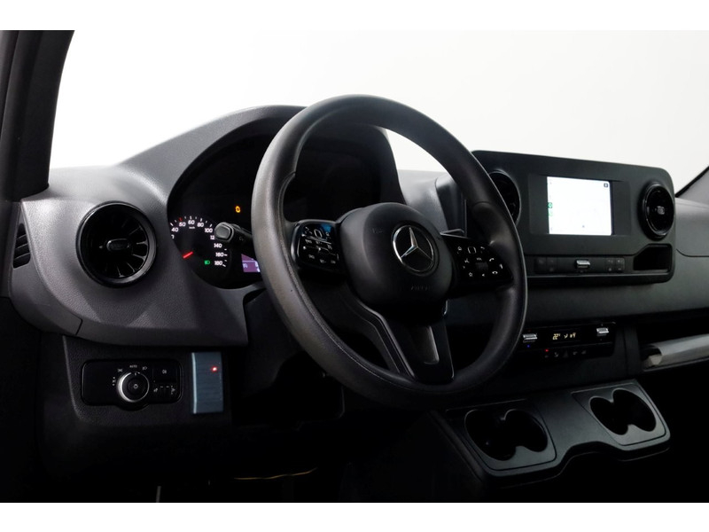 48493111-mercedes-benz-sprinter-12