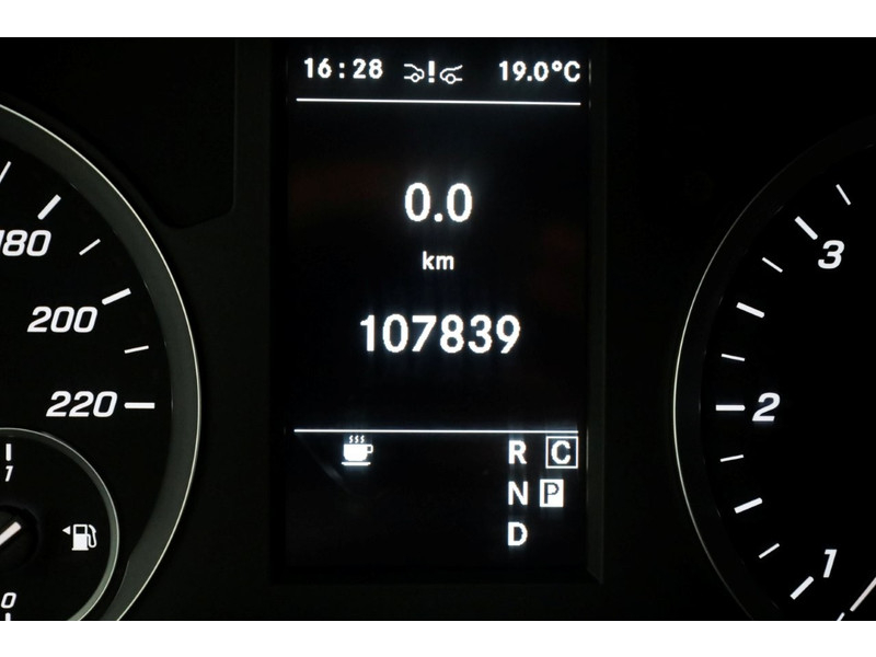 48539197-mercedes-benz-vito-22