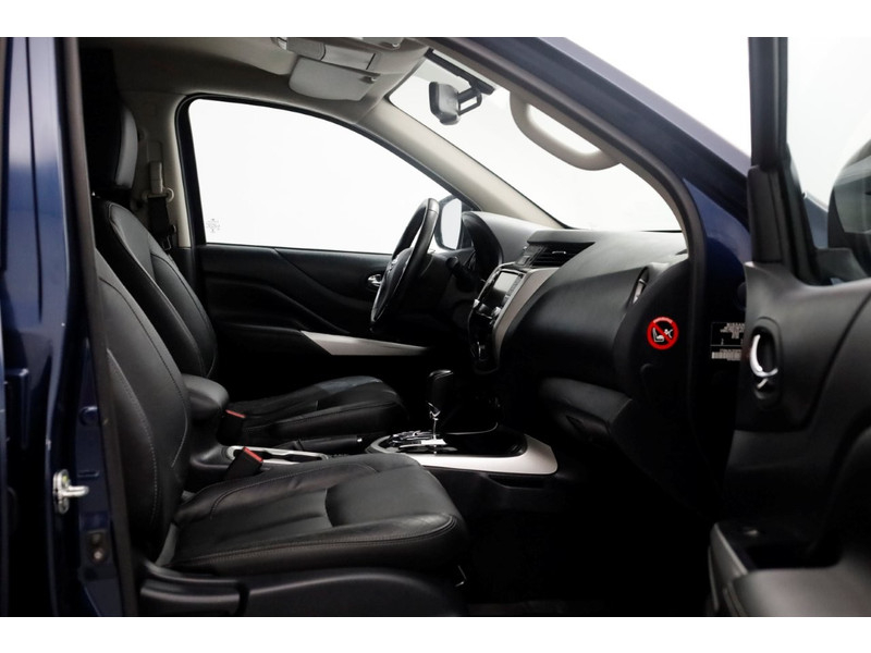 48575405-nissan-navara-7