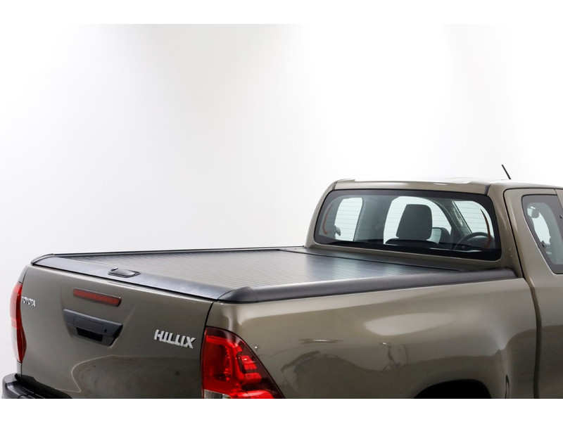 48611505-toyota-hilux-13