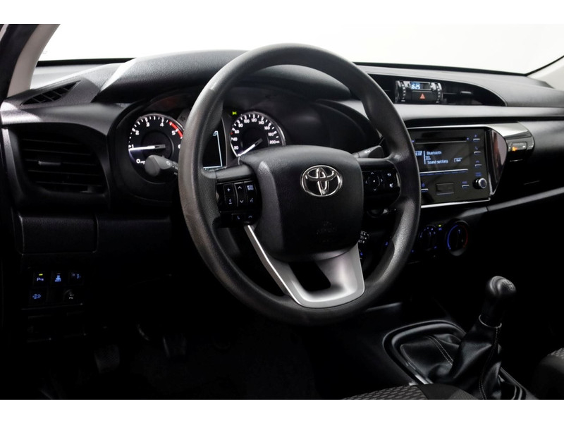 48611505-toyota-hilux-15