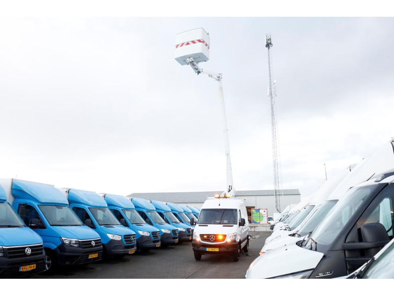 48698659-mercedes-benz-sprinter-11