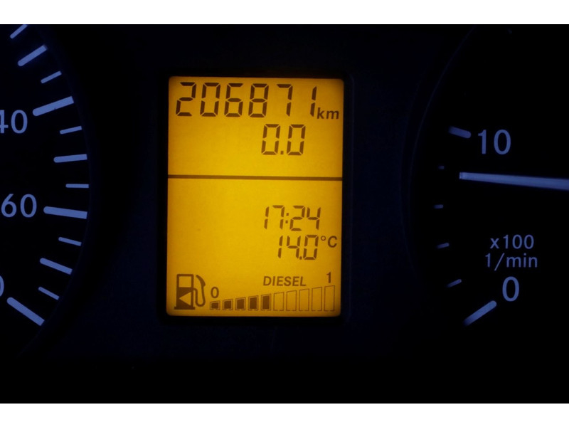 48698659-mercedes-benz-sprinter-22