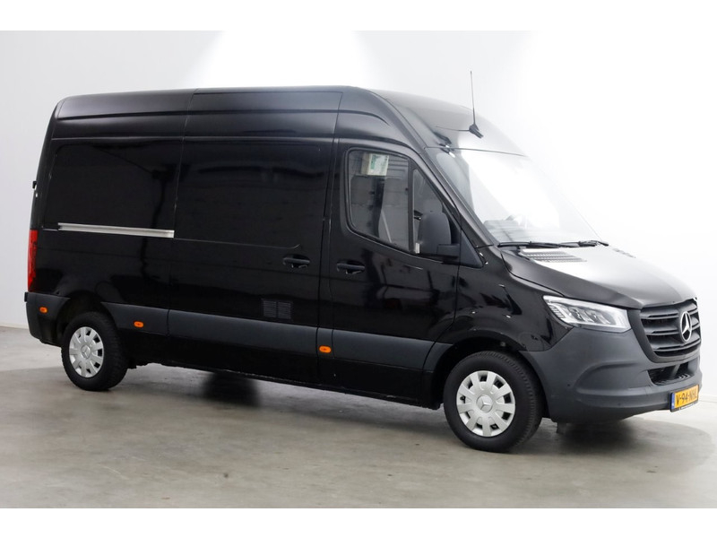 48742084-mercedes-benz-sprinter-10