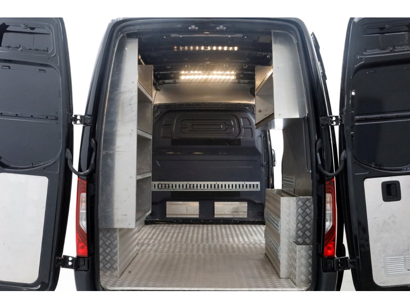 48742084-mercedes-benz-sprinter-5