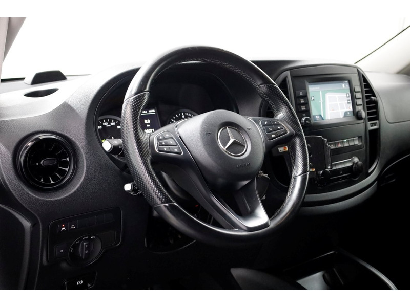 48863297-mercedes-benz-vito-18