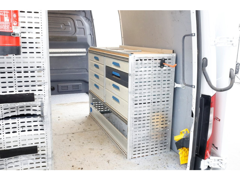 48966378-mercedes-benz-sprinter-14