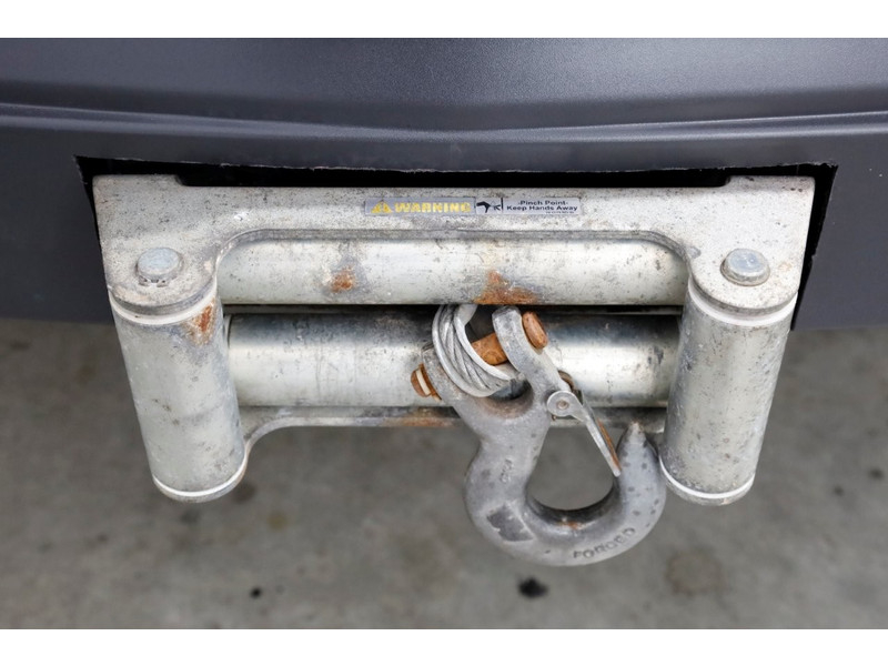 48966378-mercedes-benz-sprinter-23