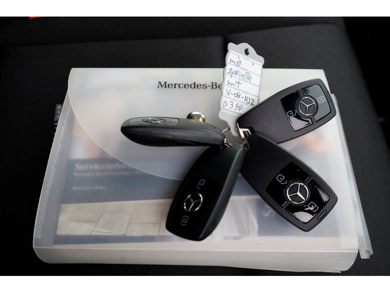 48966378-mercedes-benz-sprinter-6