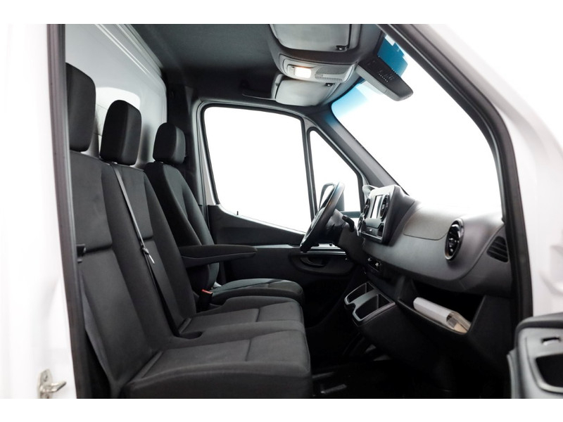 48968055-mercedes-benz-sprinter-5