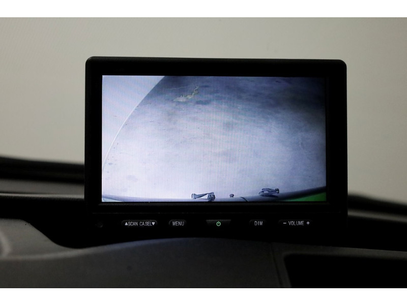 49046971-ford-transit-custom-14