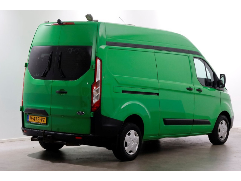 49046971-ford-transit-custom-2