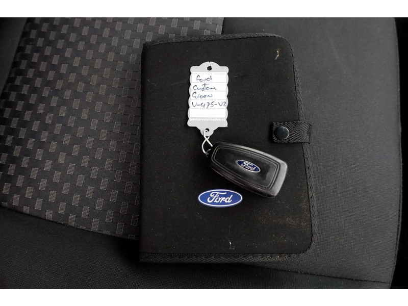 49046971-ford-transit-custom-6