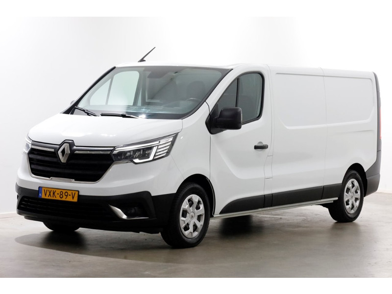 49048433-renault-trafic-8