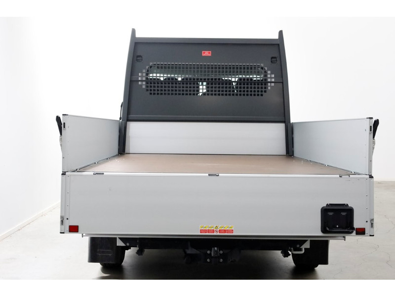 49058645-peugeot-boxer-5