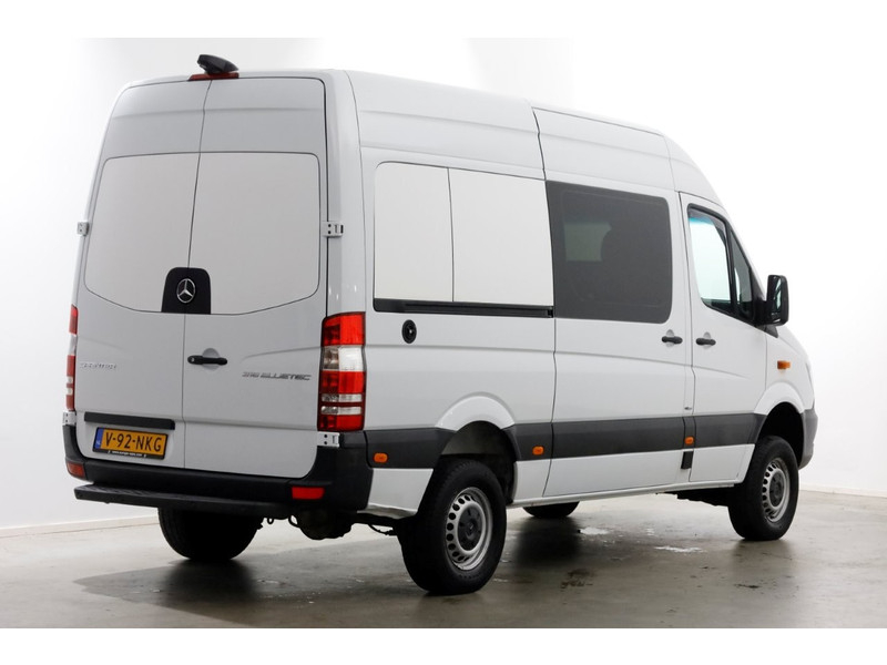 49090950-mercedes-benz-sprinter-2