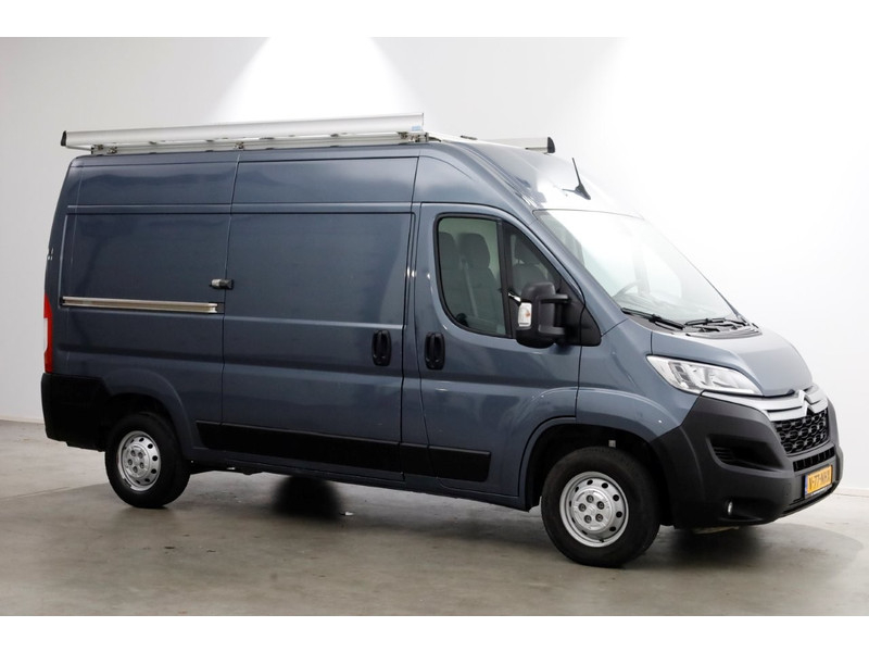 49143383-citroen-jumper-10