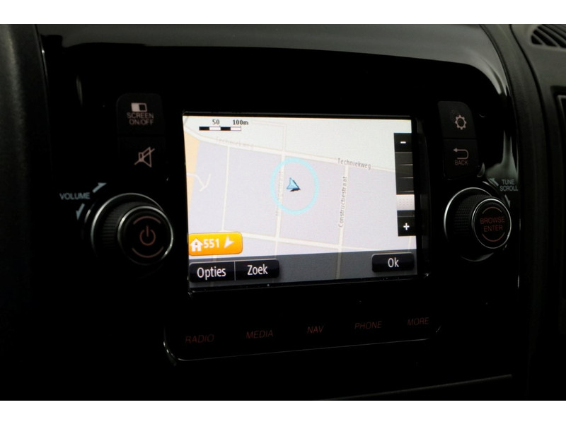 49143383-citroen-jumper-13