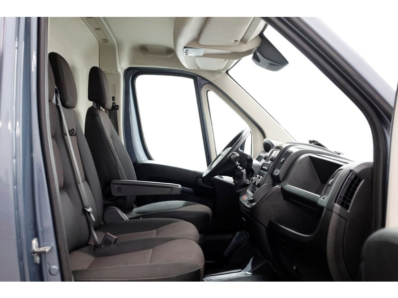 49143383-citroen-jumper-3