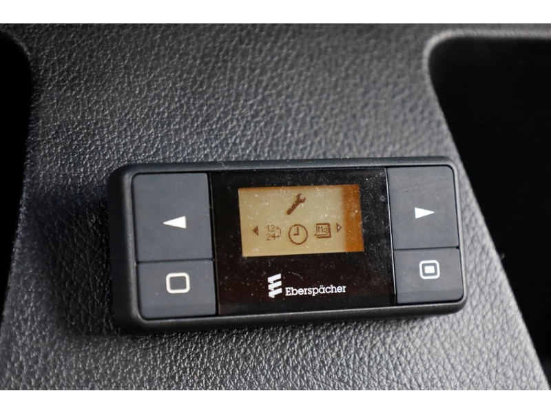 49178902-mercedes-benz-sprinter-21