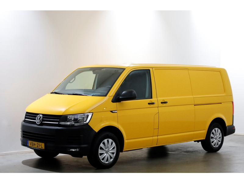 49179500-volkswagen-transporter-10