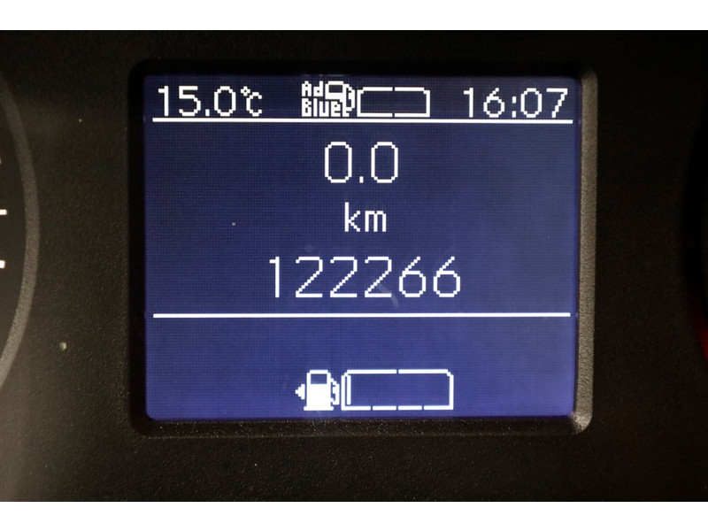 49180411-mercedes-benz-sprinter-15