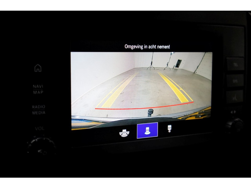 49215685-mercedes-benz-vito-13