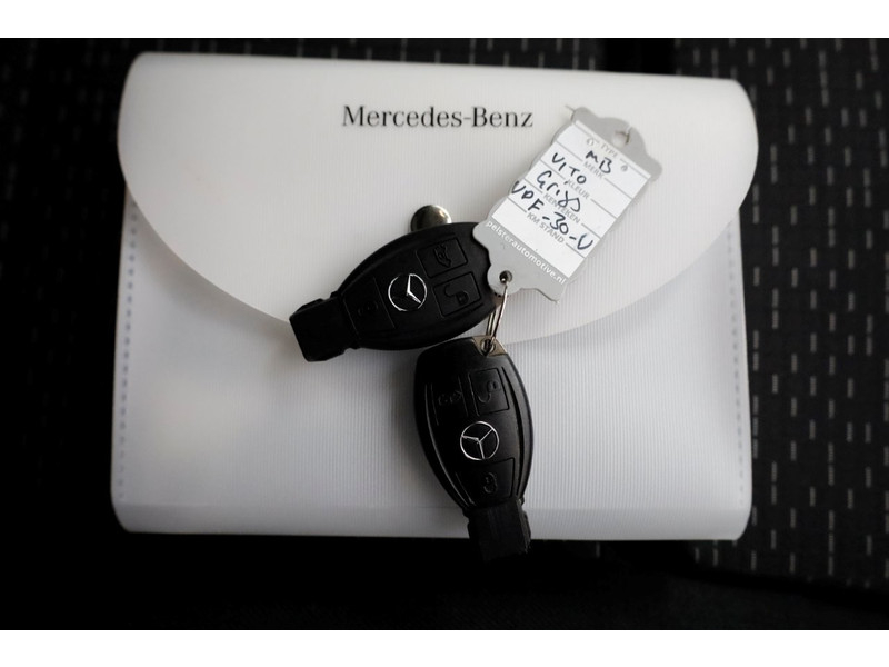 49215685-mercedes-benz-vito-6