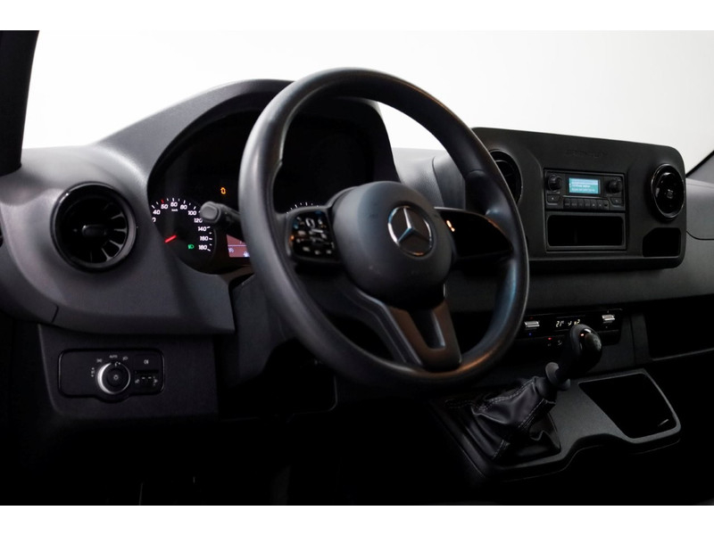 49250078-mercedes-benz-sprinter-12