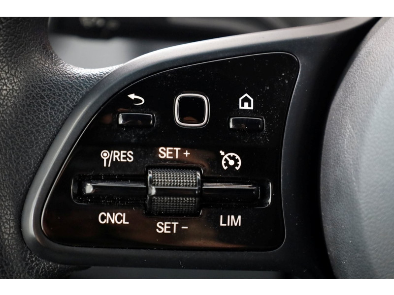 49250078-mercedes-benz-sprinter-13