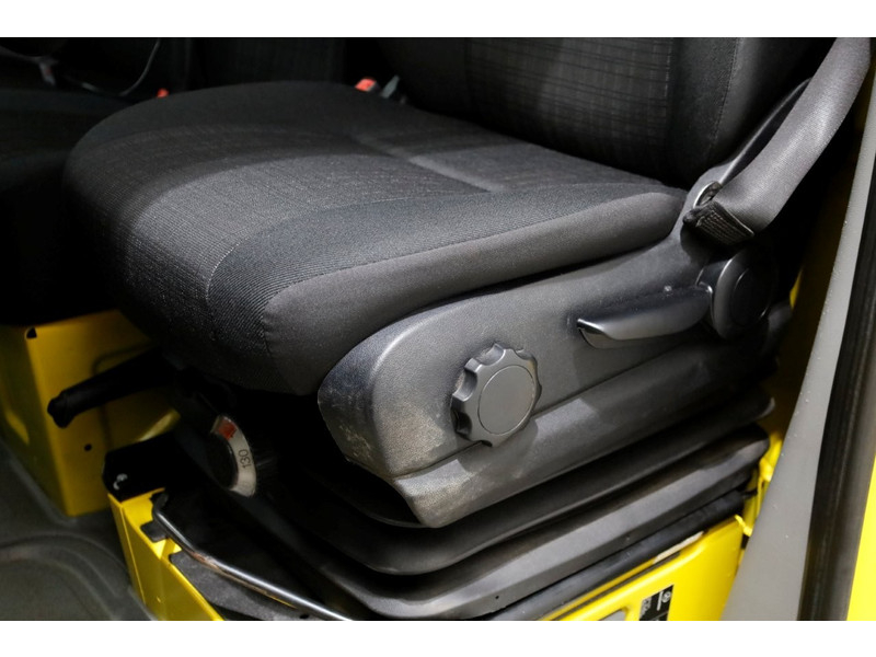 49264780-mercedes-benz-sprinter-22