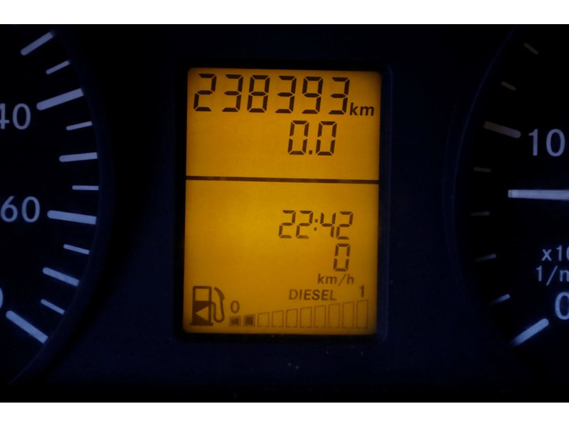 49322745-mercedes-benz-sprinter-17