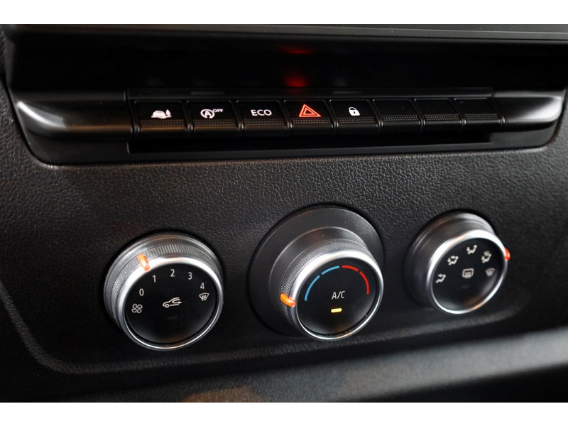 49323409-renault-master-18