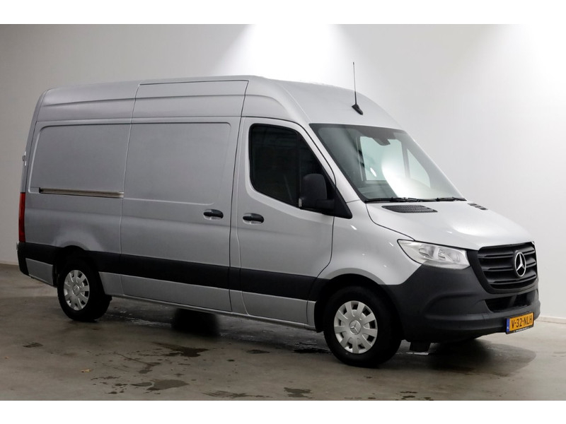 49376263-mercedes-benz-sprinter-10