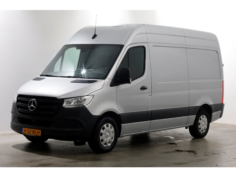 49376263-mercedes-benz-sprinter-8