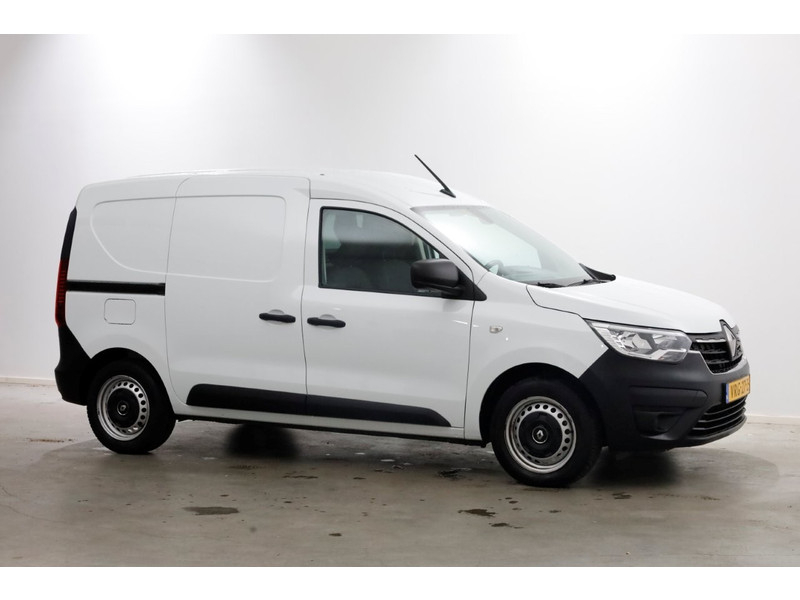 49407993-renault-express-10