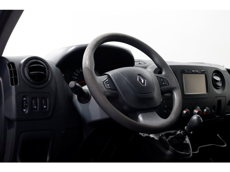 49483578-renault-master-15