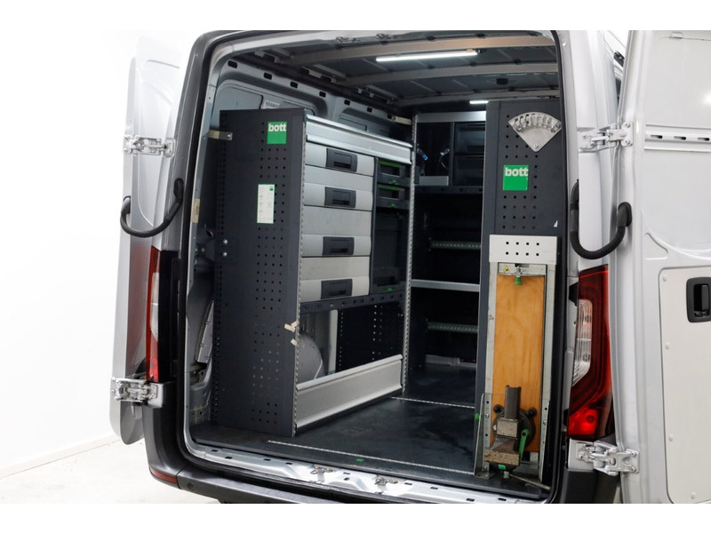 49514289-mercedes-benz-sprinter-13