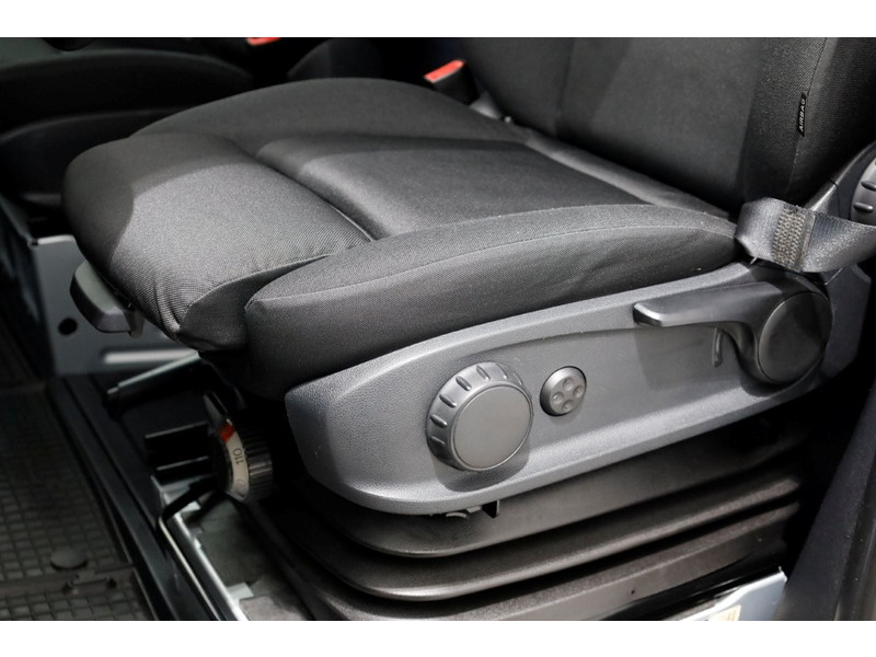 49514467-mercedes-benz-sprinter-23